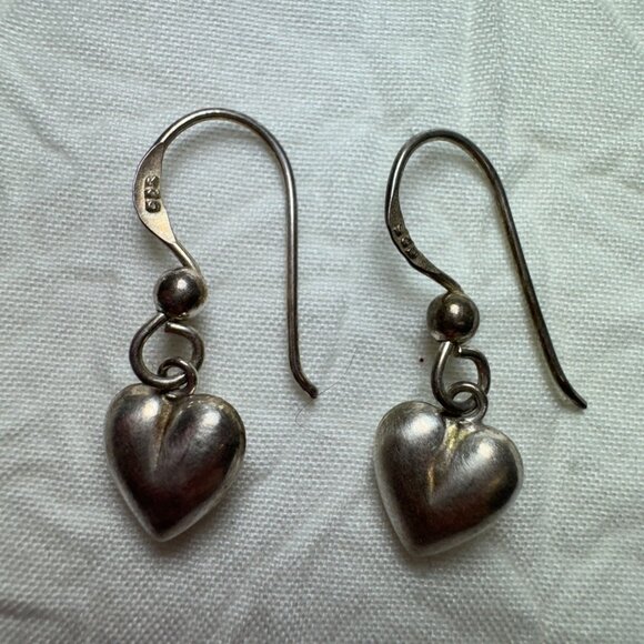 Vintage Solid Sterling Silver 925 Puffy Heart Dangle Earrings Minimalist - Picture 1 of 4